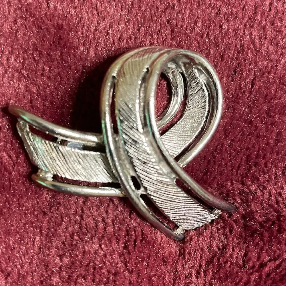 Vintage Silver Tone Knot or Ribbon Brooch Pin